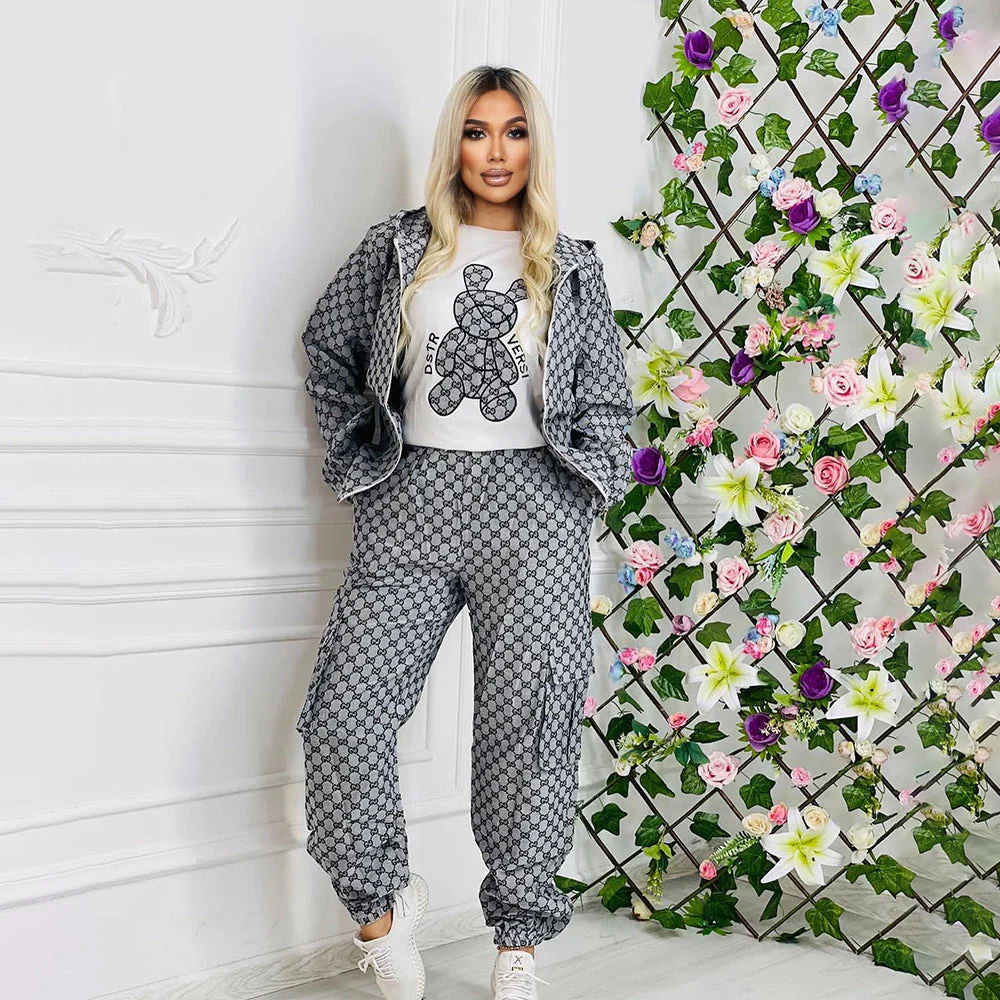 Casual and fashionable two-piece loose hooded three-dimensional pocket work suit