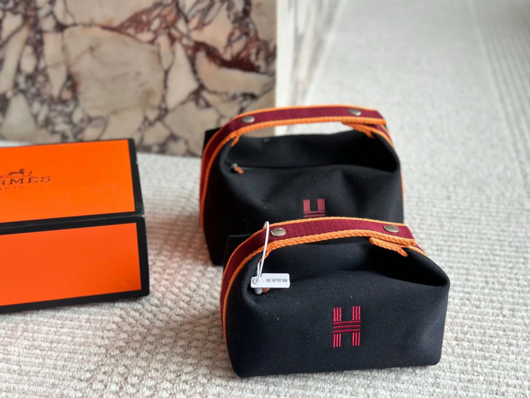 Lunch box bag! Toiletry bag