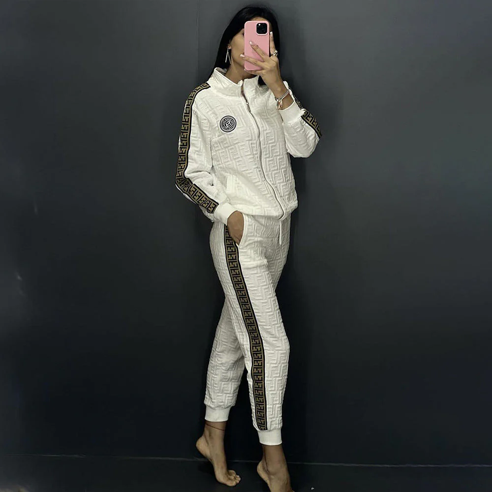 Outdoor Embossed Embroidery Zipper Set