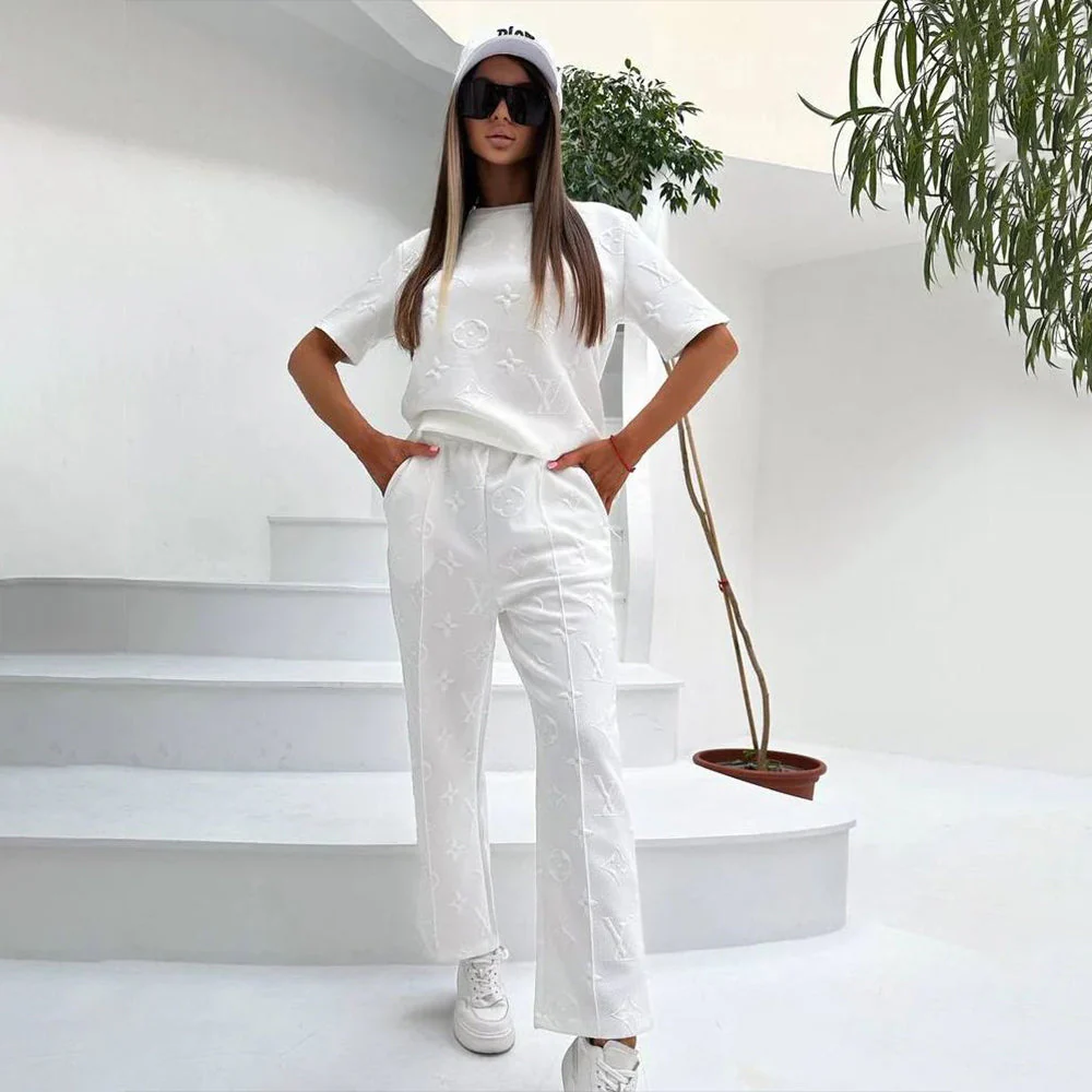 Embroidery + embossed short-sleeved trousers suit