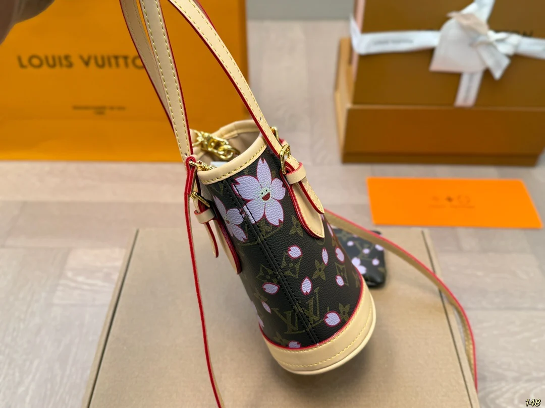 Sakura Bucket Bag Size 12 17