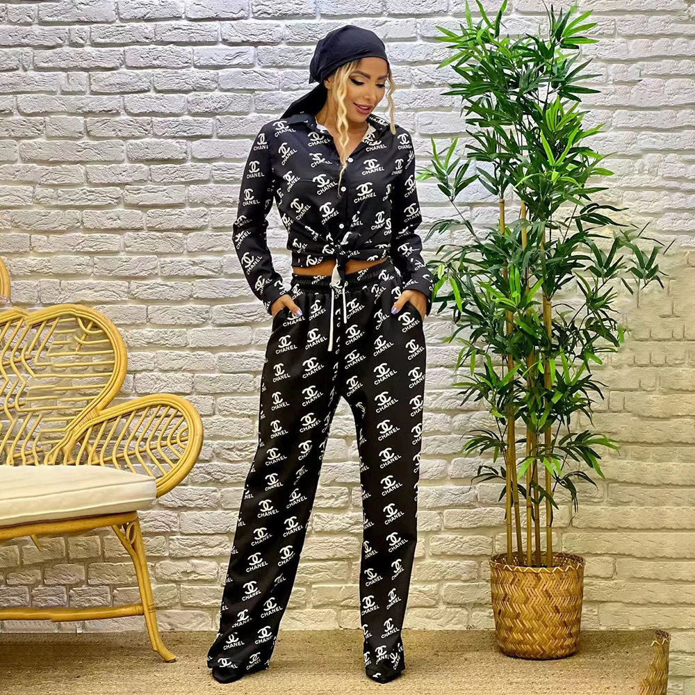 Loose long-sleeved shirt and wide-leg pants suit
