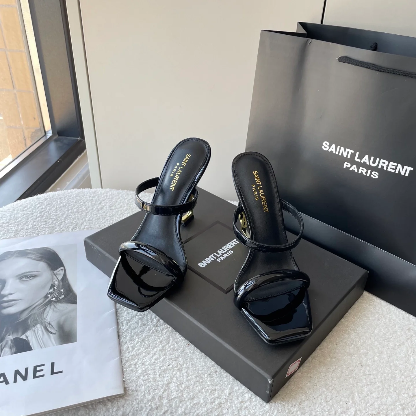 New early summer letter heel sandals