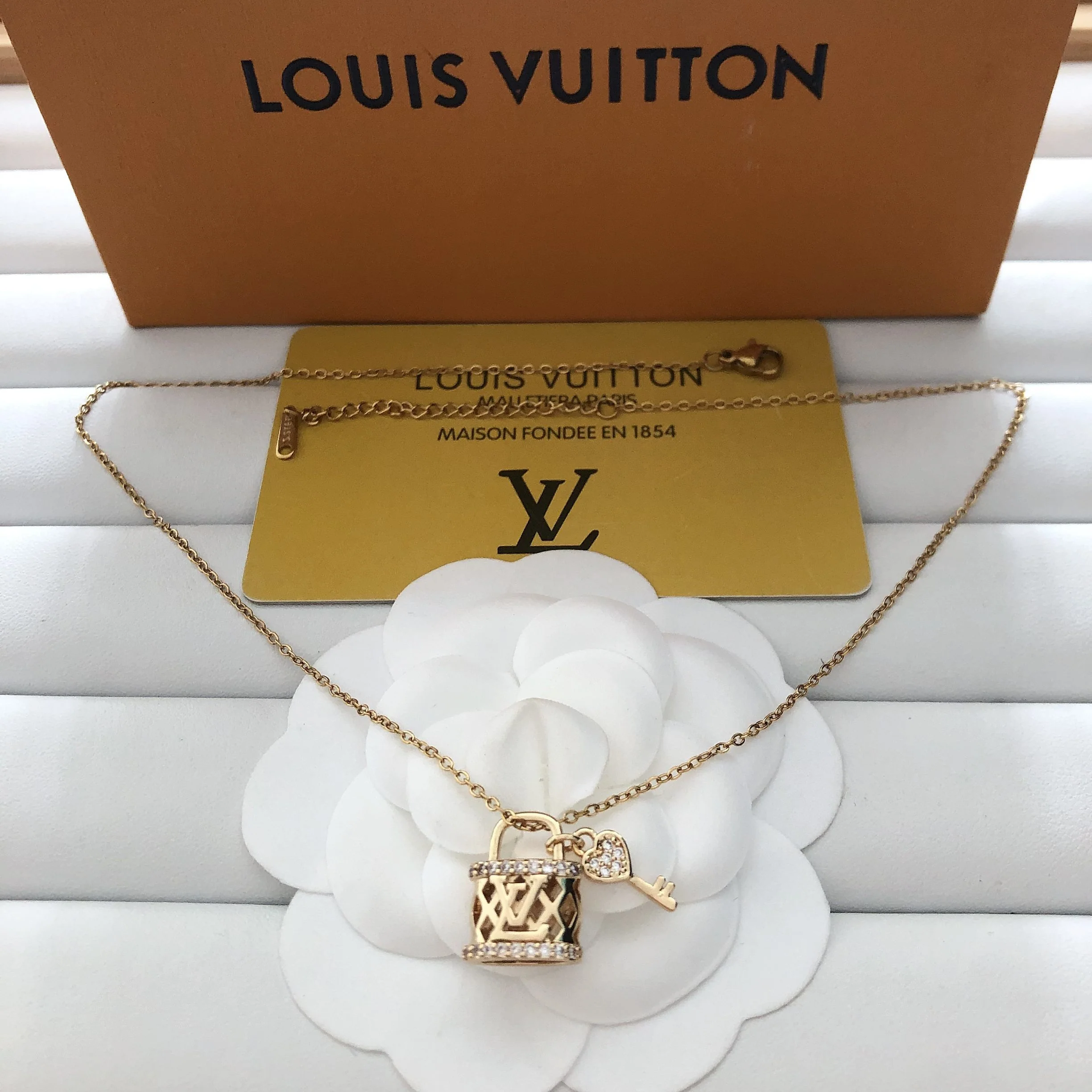 v titanium steel necklace 001