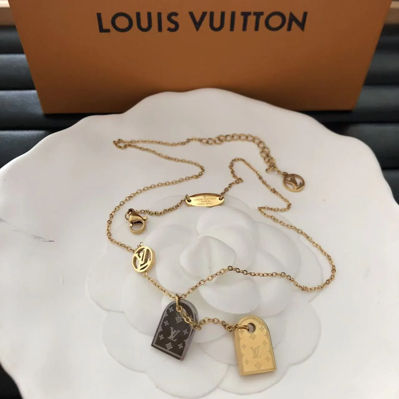 v titanium steel necklace 004