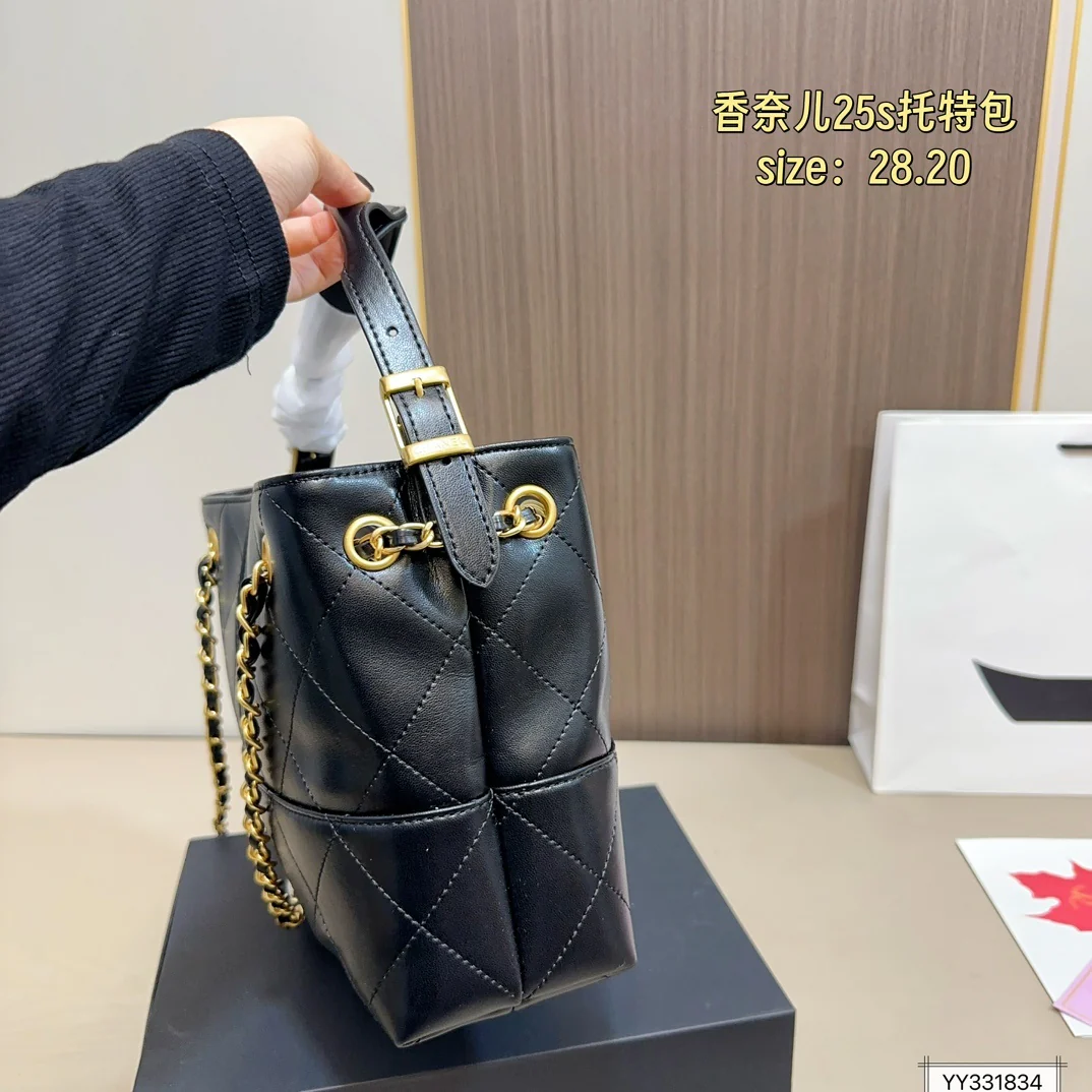 Tote diamond shoulder bag