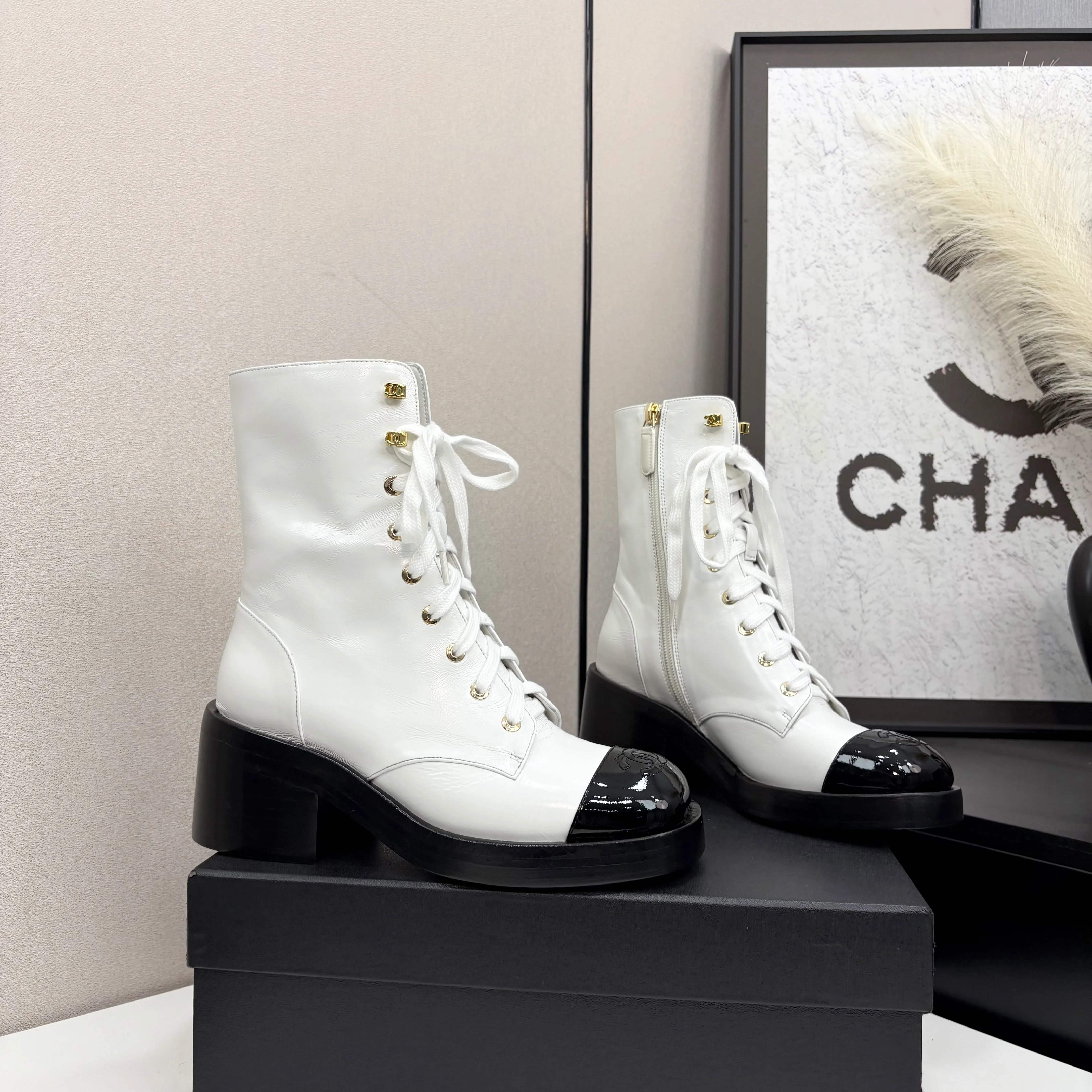 Popular heavy-duty ankle boots