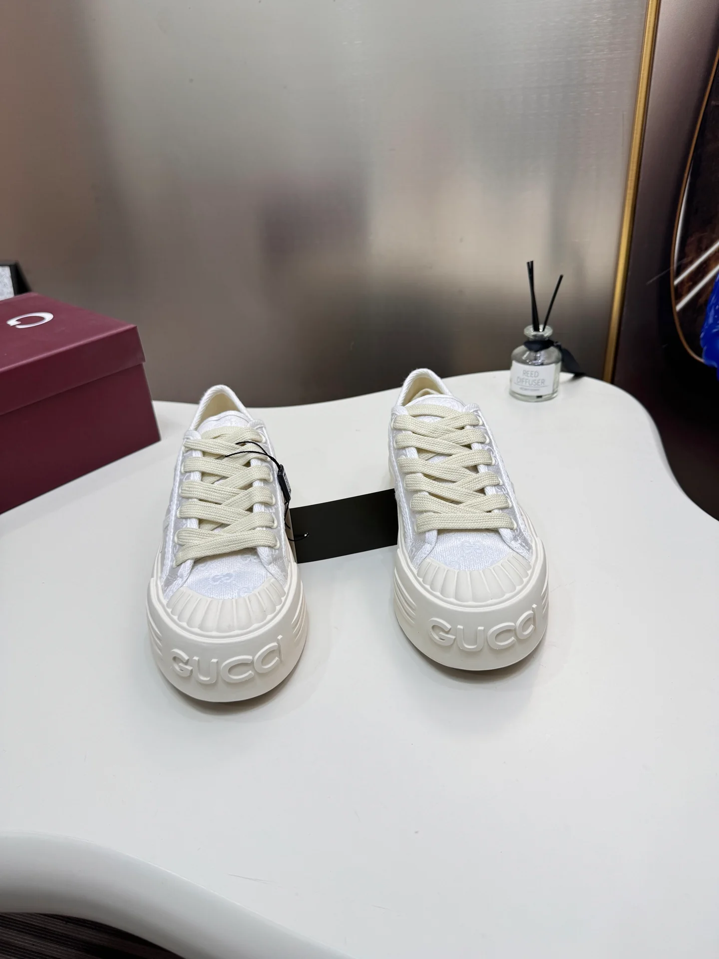 Canvas webbing sneakers. Sole thickness: 4.5cm.