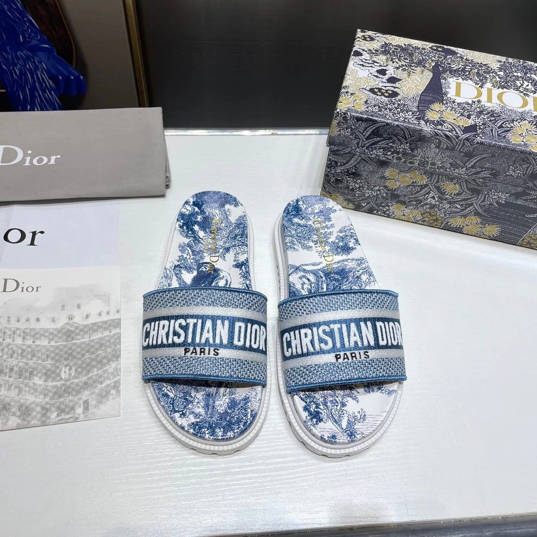 2023 Newest Color Thick Bottom Electric Embroidered Sandals and Slippers