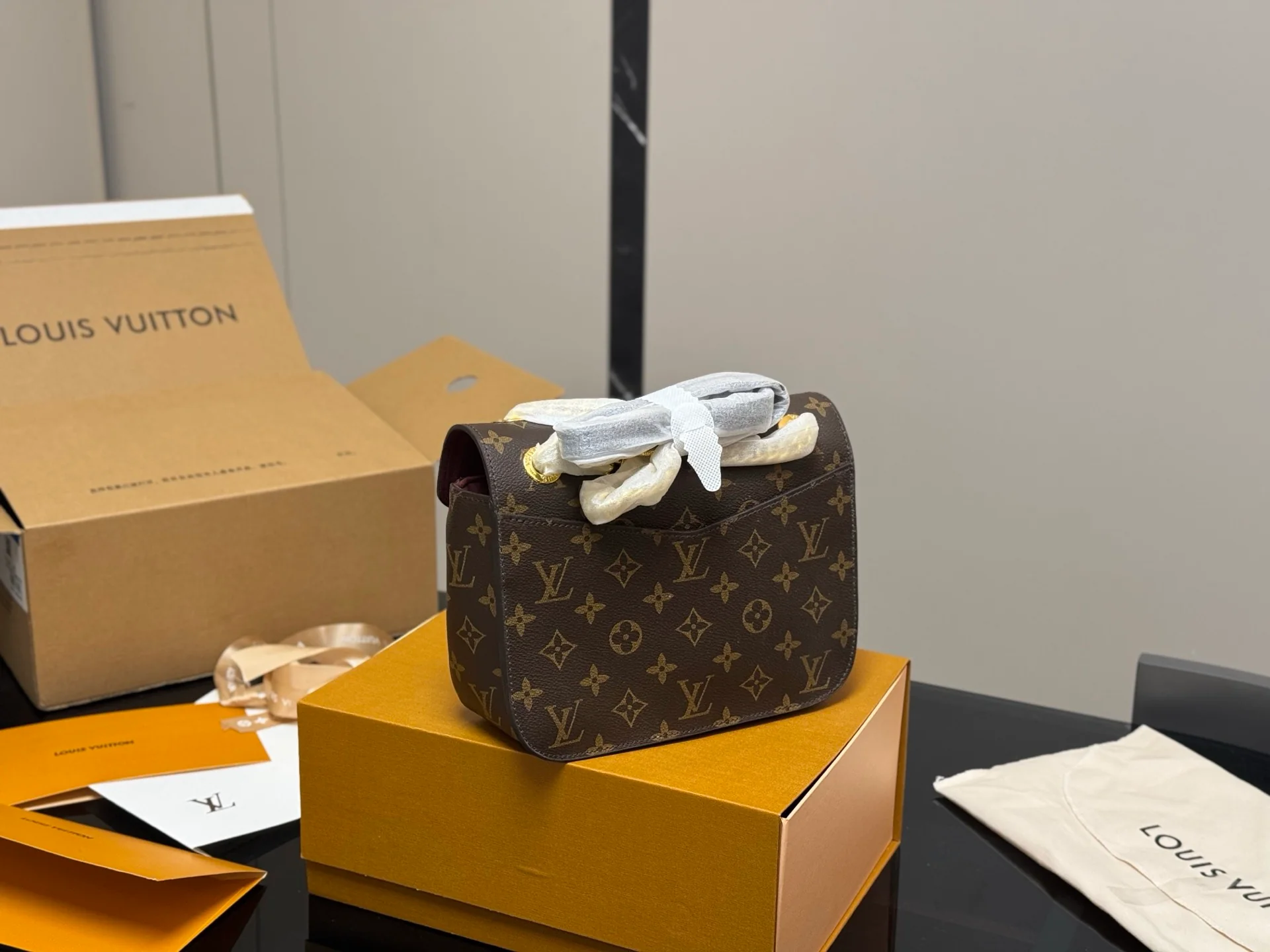 Passy messenger bag 22 17cm