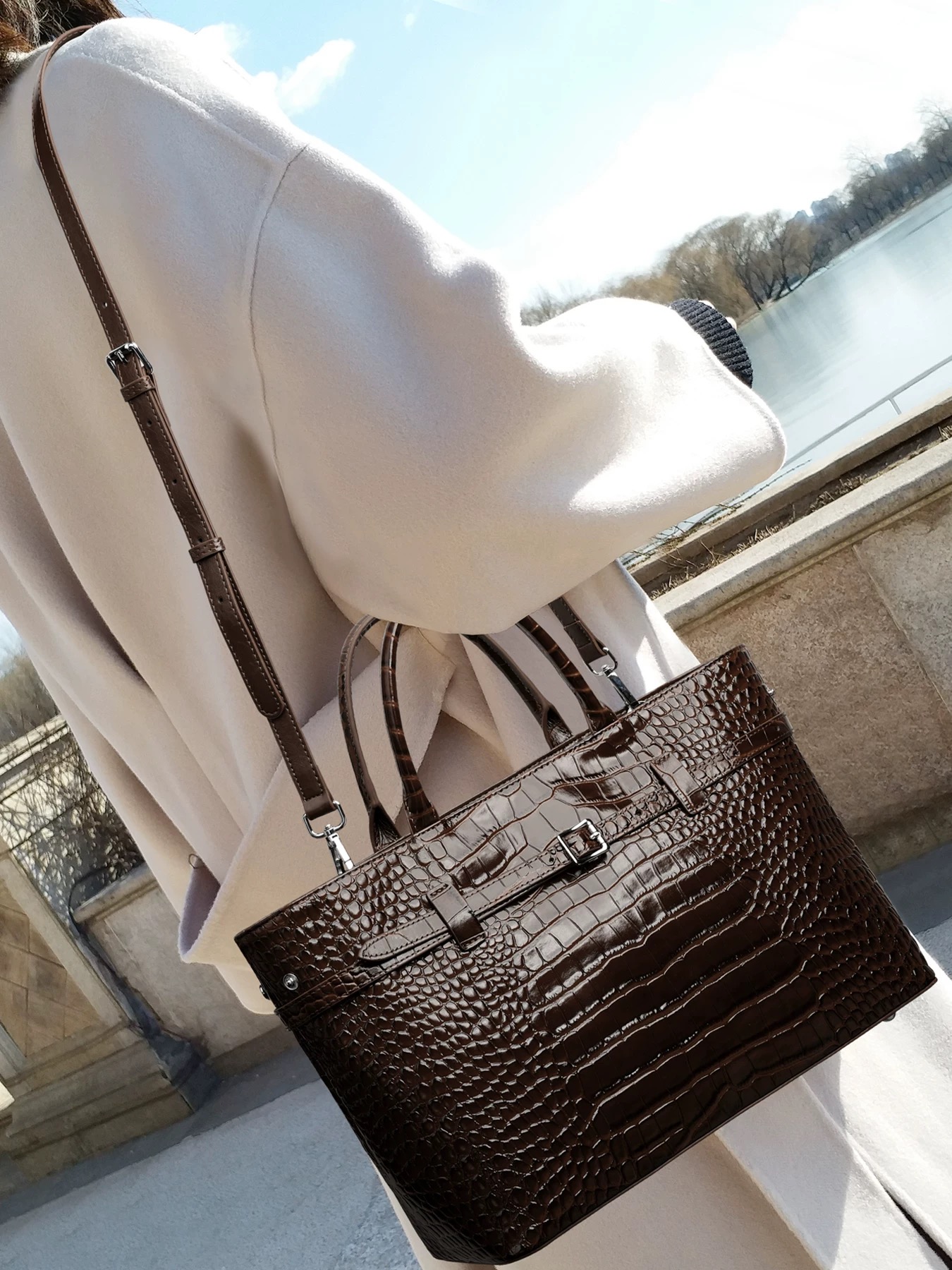 Women's 2025 New Style High-end and Elegant Crocodile Pattern Leather Tote Bag, Shoulder Bag, Crossbody Bag, Handbag for Commuting