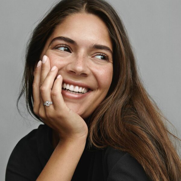 Shimmering Knot Ring