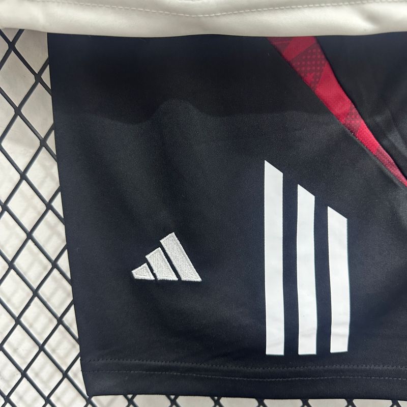 2025/2026 Manchester United Training Kit White Black Fan Edition Children's Kit