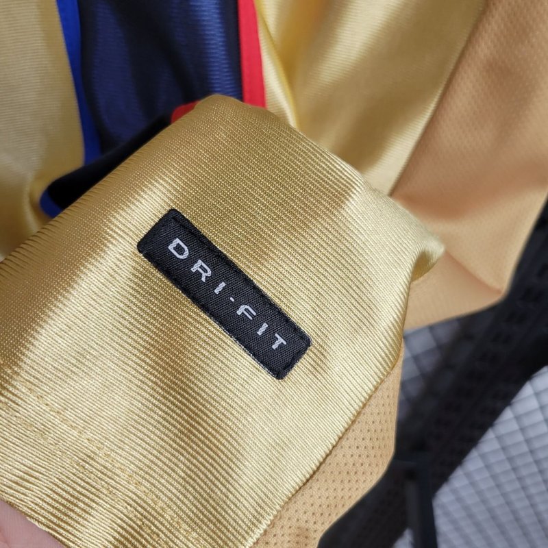 2001/2002 Retro Barcelona Away Football Shirt