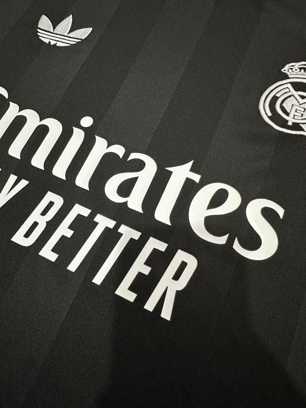 2025/26 Real Madrid Goalkeeper Black Fan Edition Football Shirt