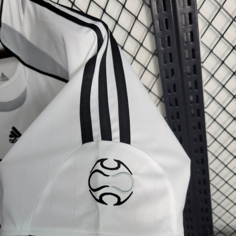 2006/2007 Retro Real Madrid Home Football Shirt