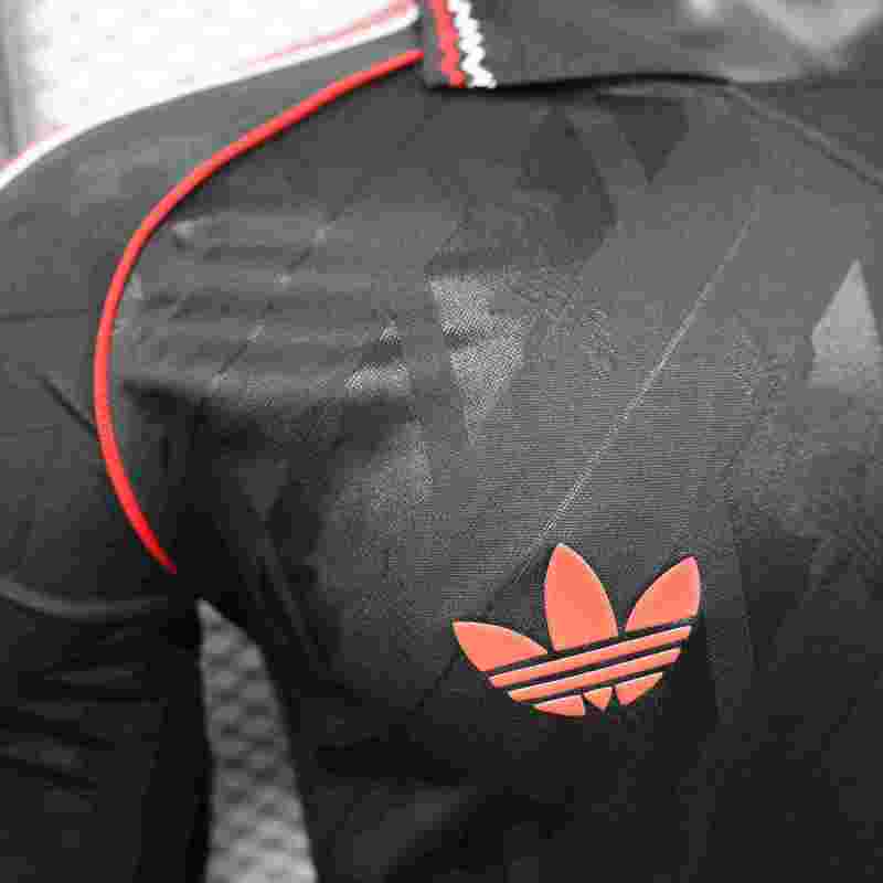 2025/2026 Manchester United Retro Player Long Sleeve Football Shirt