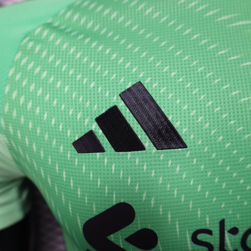 Liverpool FC 2025/26 Player Edition Goalkeeper Football Jersey