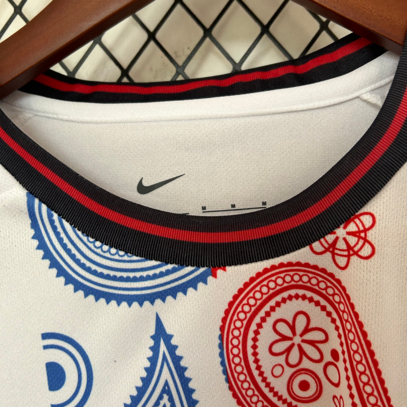 2025/2026 Barcelona Special Fan Edition Football Shirt