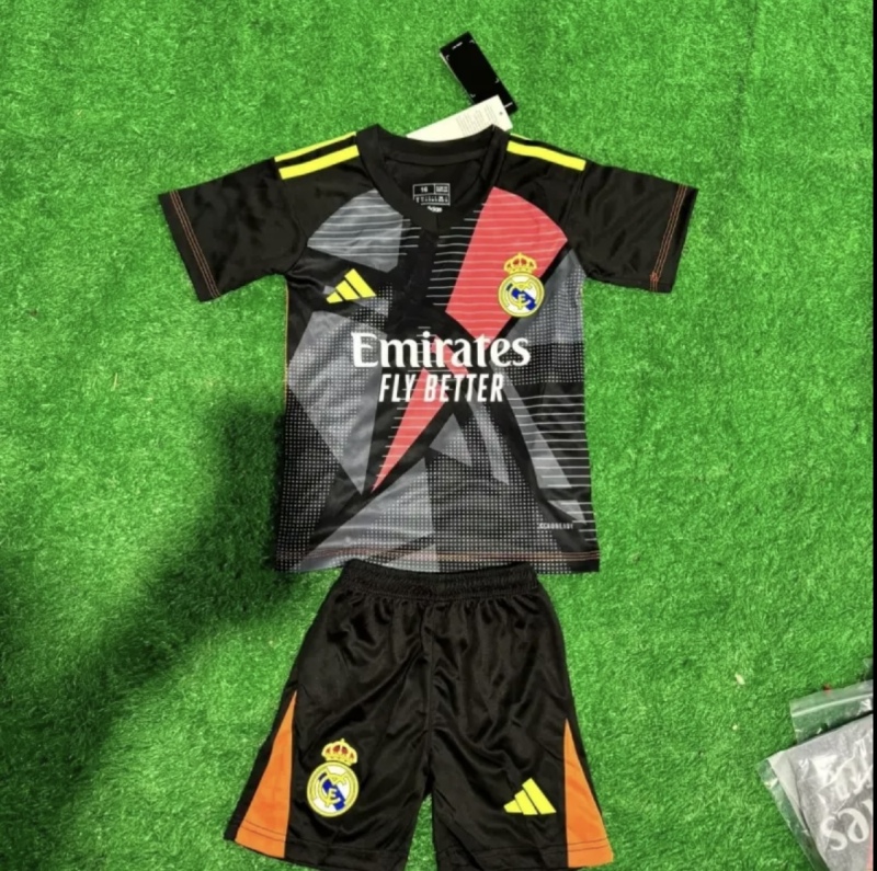 2024/2025 Real Madrid Goalkeeper Football Shirt (Kids Kit)