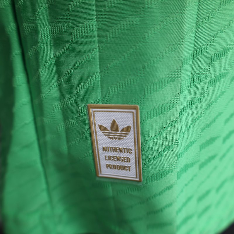 2025/26 Manchester United Goalkeeper Green Player Shirt