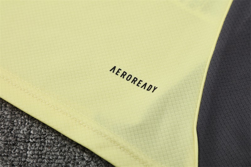 2025/26 short sleeve Real Madrid yellow training suit