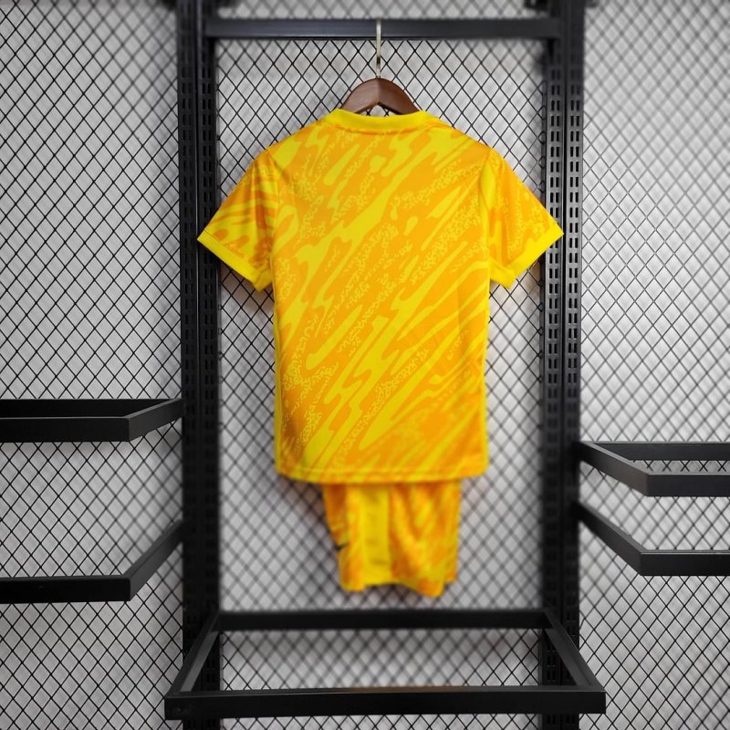 2024/2025 Tottenham Hotspur Goalkeeper Football Shirt Kids Size