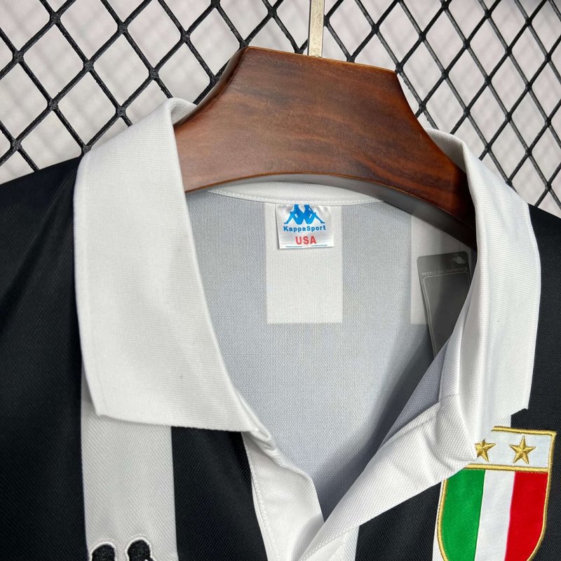 1984/1985 Retro Juventus Home Football Shirt