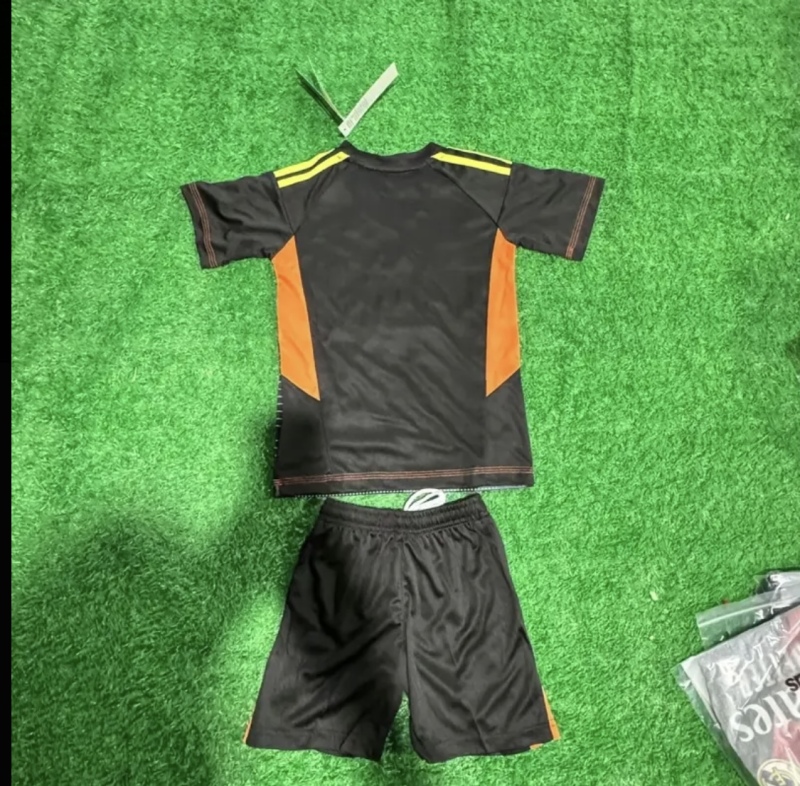 2024/2025 Real Madrid Goalkeeper Football Shirt (Kids Kit)