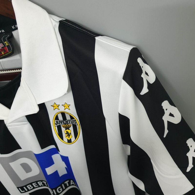 1999/2000 Retro Juventus Home Football Shirt