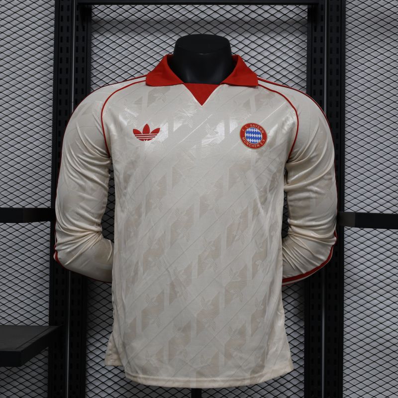 Retro player version of Bayern long-sleeved football jersey