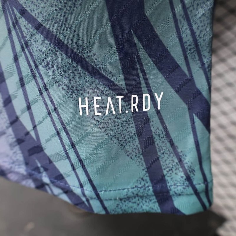 2024/2025 Player Version Real Madrid Special Edition Gradient Purple Football Shirt