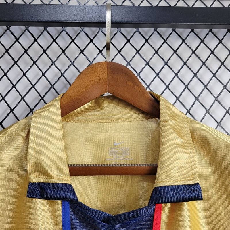 2001/2002 Retro Barcelona Away Football Shirt