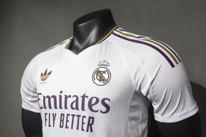 2024/2025 Player Version Real Madrid Joint Edition Football Shirt 1