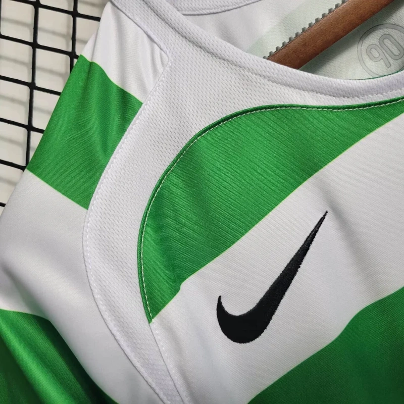 2005/2006 Retro Celtic Home Football Shirt