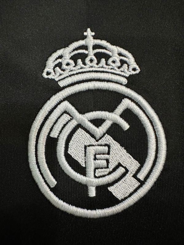 2025/26 Real Madrid Goalkeeper Black Fan Edition Football Shirt