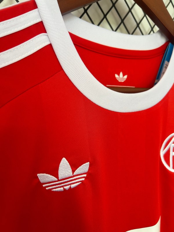 2025/2026 Bayern Goalkeeper Football Shirt (Fan Edition)