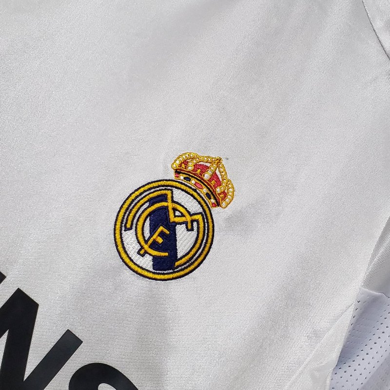 2004/2005 Retro Real Madrid Home Football Shirt