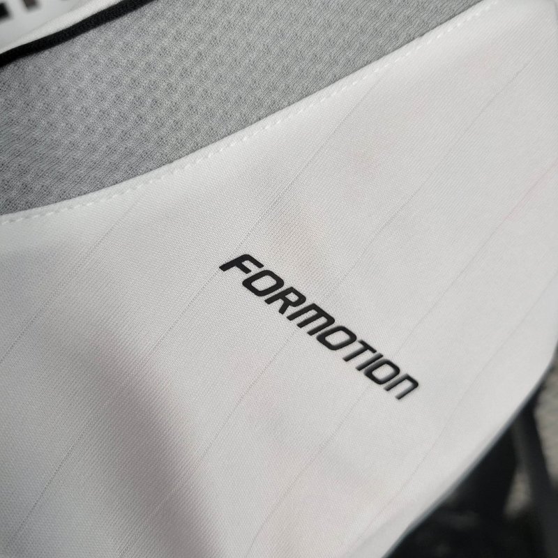 2006/2007 Retro Real Madrid Home Football Shirt