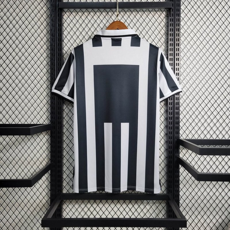 1995/1996 Retro Juventus Home Football Shirt