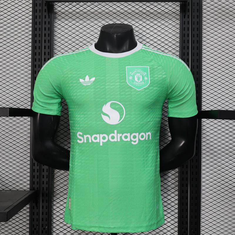 2025/26 Manchester United Goalkeeper Green Player Shirt