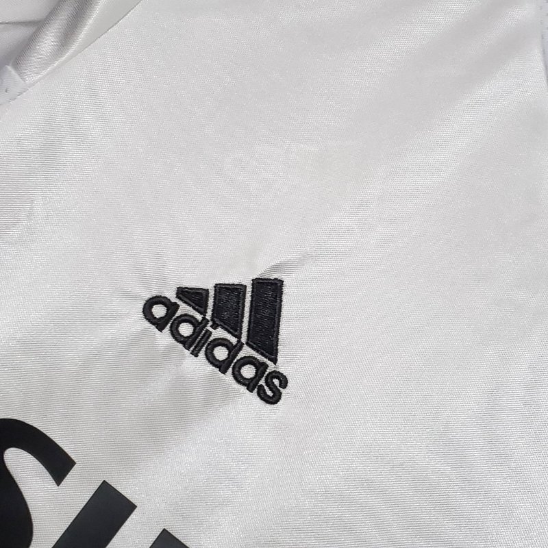 2004/2005 Retro Real Madrid Home Football Shirt