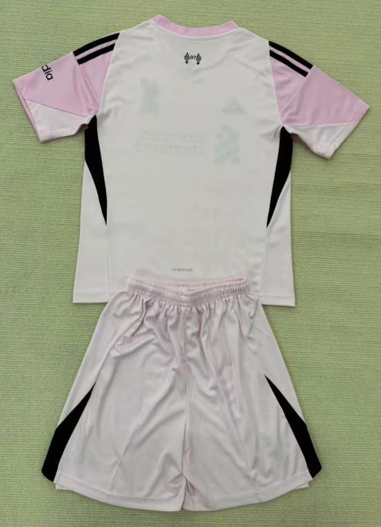 Adult Set 2025/2026 Liverpool Goalkeeper