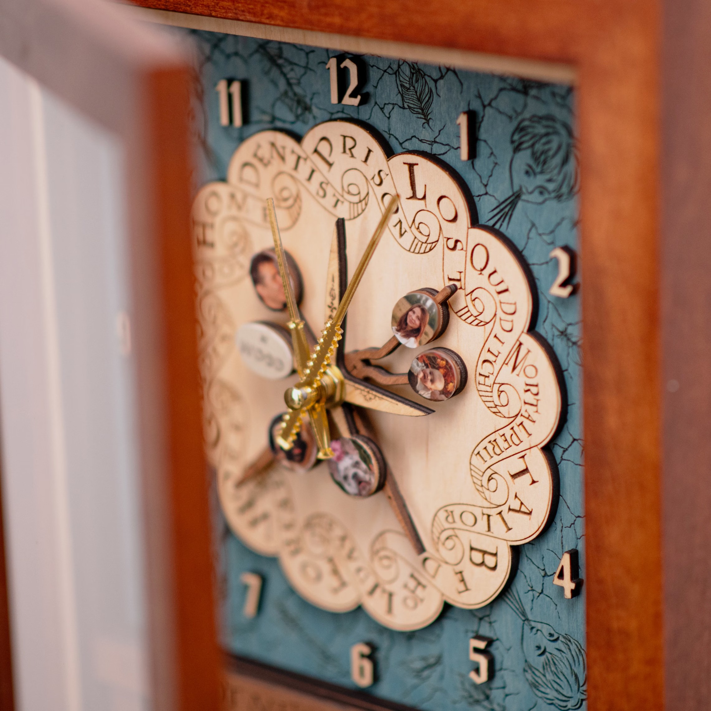 WEASLEY FAMILY CLOCK - Harry Potter Gift