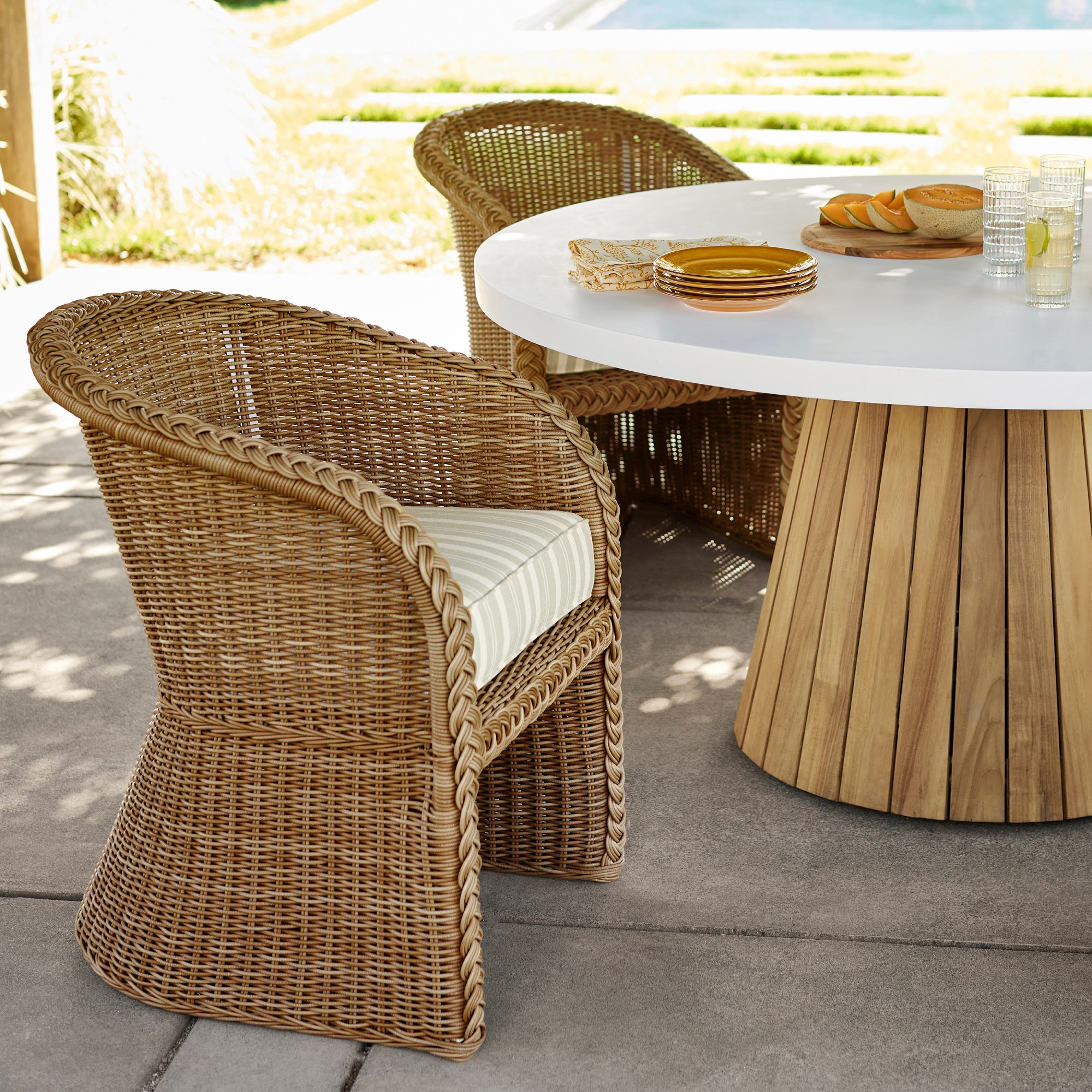 AERIN East Hampton Dining Table & Dining Chairs