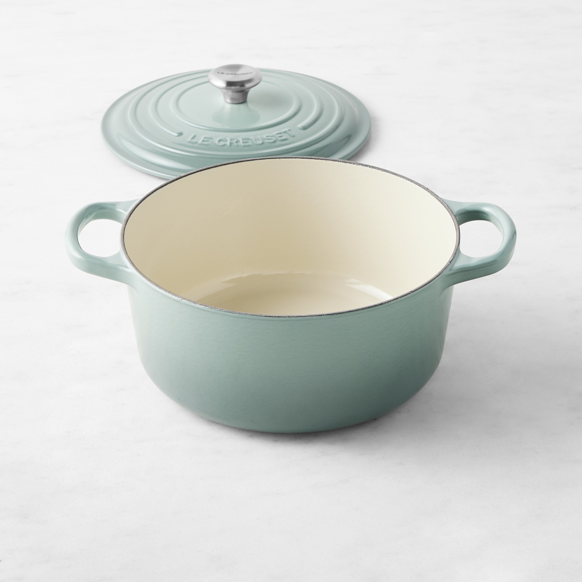 Le Creuset Signature Enameled Cast Iron Round Dutch Oven