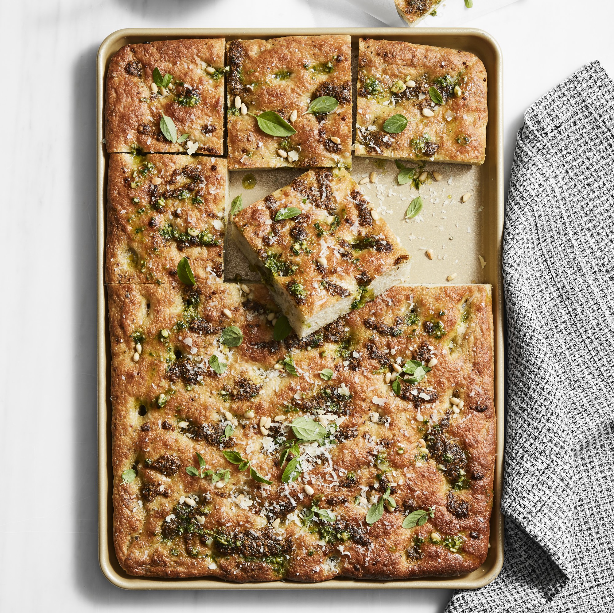 Williams Sonoma Goldtouch® Pro Nonstick Three Quarter Sheet