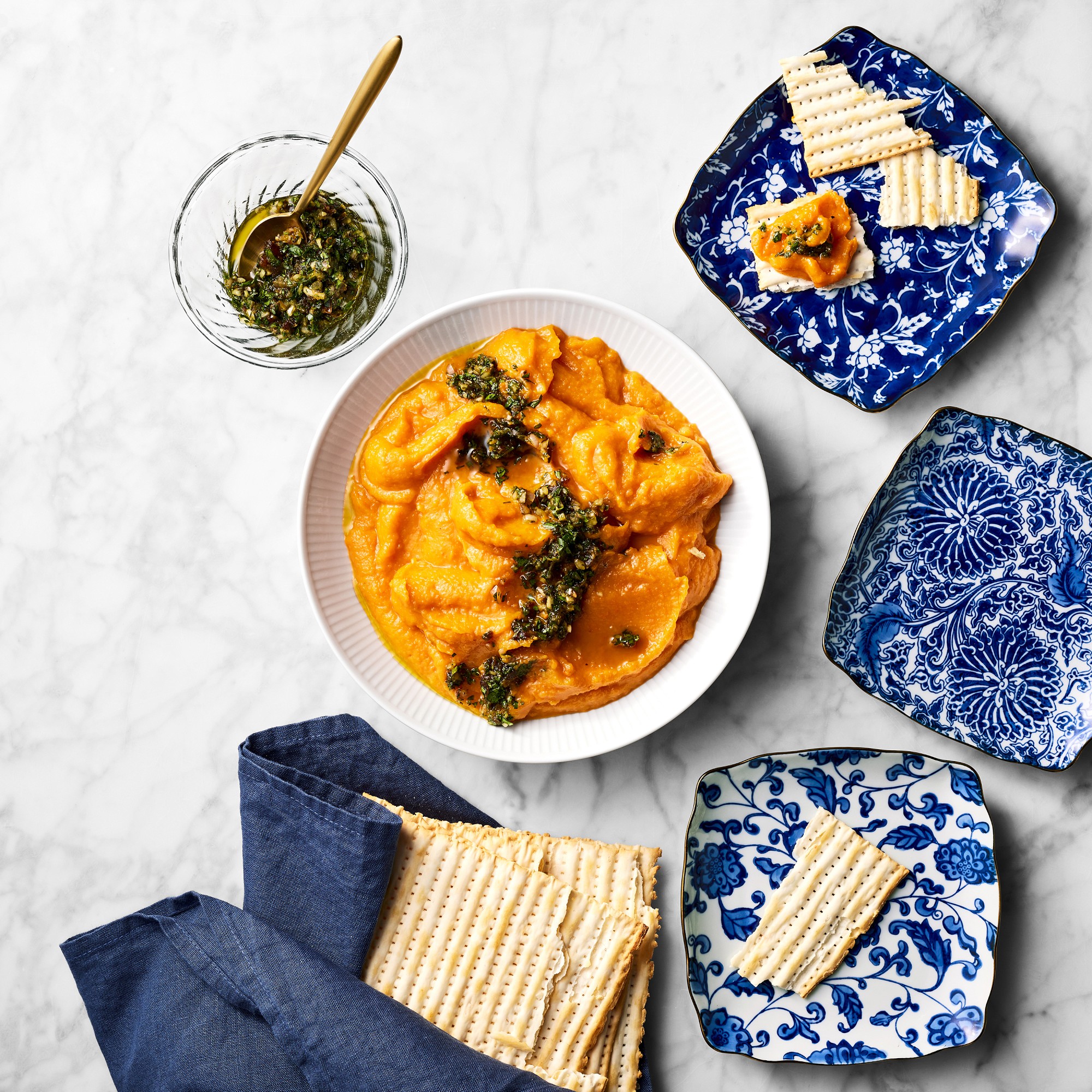 Marlo Thomas x Williams Sonoma Blue Floral Appetizer Plates, Set of 4