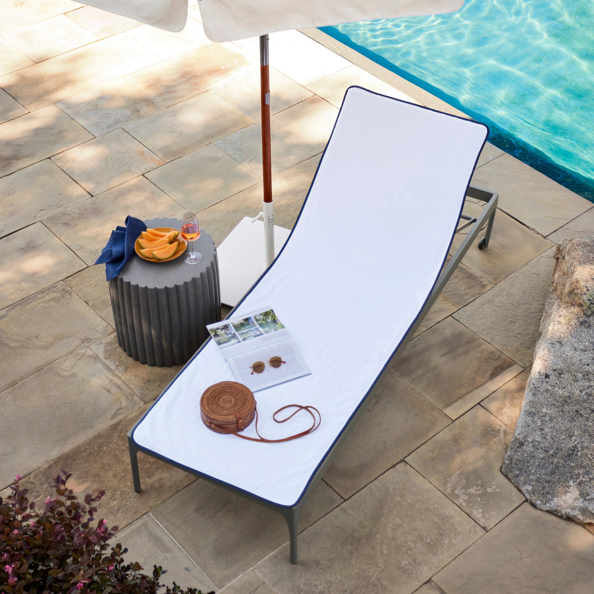 Tropea Fluted Accent Table (18)