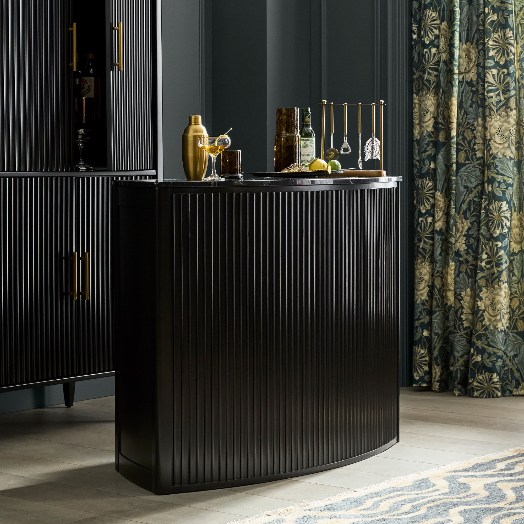 Lewis Curved Bar (49)